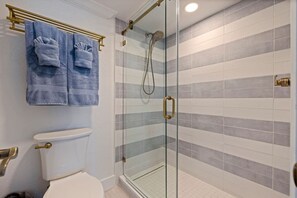 Unclassified image, 5 of 47, button - Sunny Retreat on Pristine Beach | Redington Shores (Redington Shores)