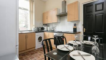 Family Room | Shared kitchen