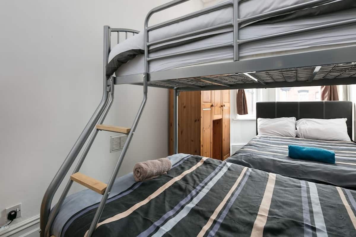Family Room | Free WiFi, bed sheets