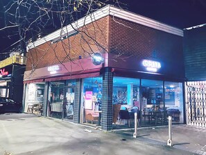 Shopping mall - Short Term Shared R&R In Chorlton (Manchester)