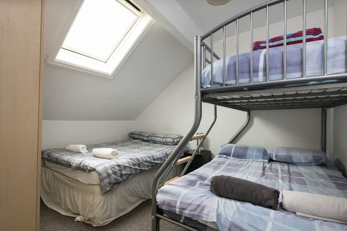 Family Room | Free WiFi, bed sheets