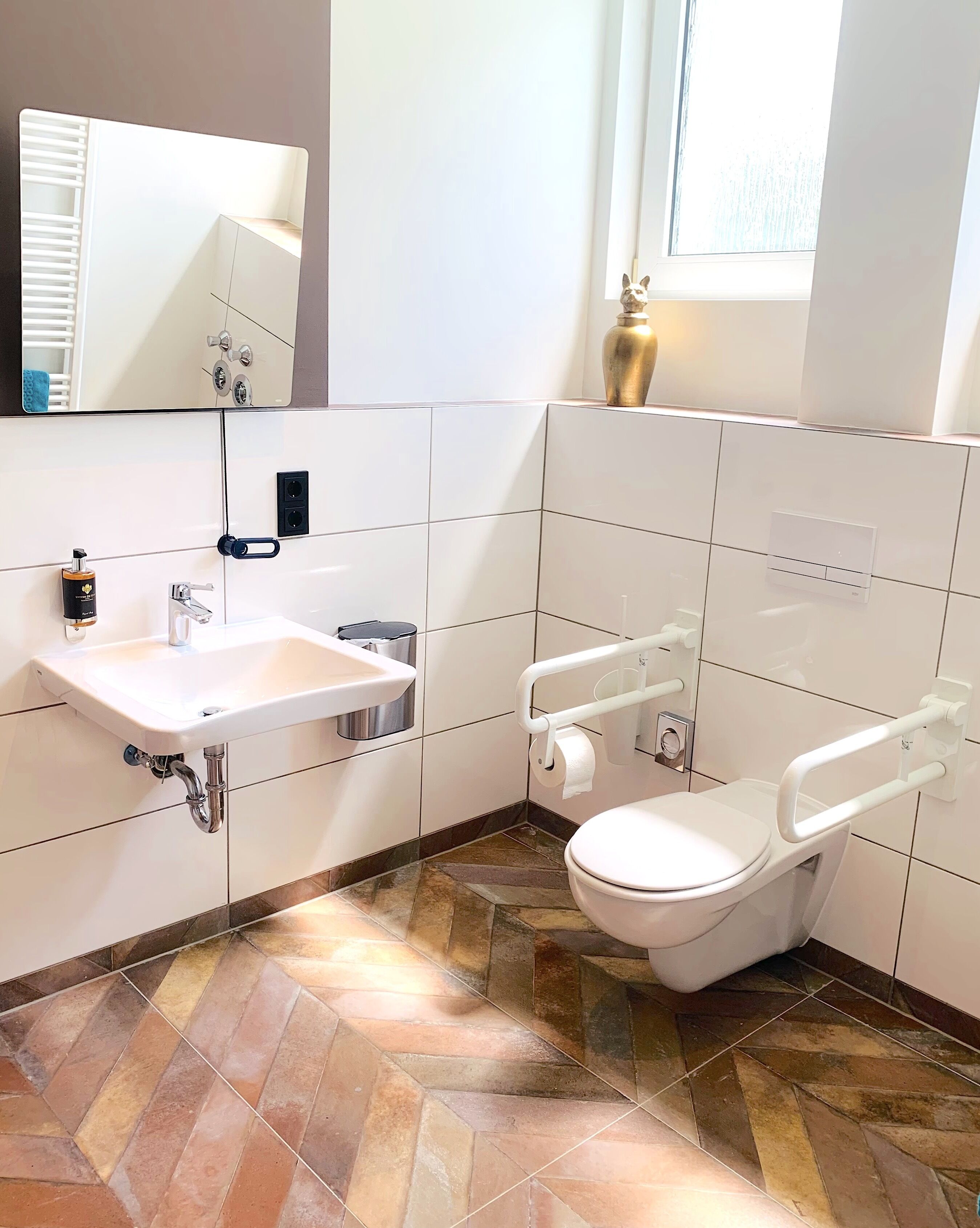 Apartament Comfort | Bany | Assecador de cabells, tovalloles, sabó i xampú 