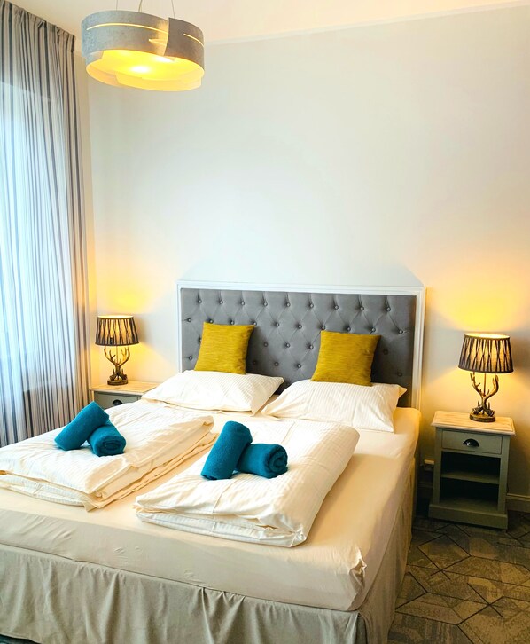 Exclusive Apartment | Individually decorated, individually furnished, soundproofing - BESOTEL Mettmann (Mettmann)