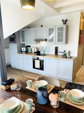Deluxe Condo | Private kitchen - BESOTEL Mettmann (Mettmann)