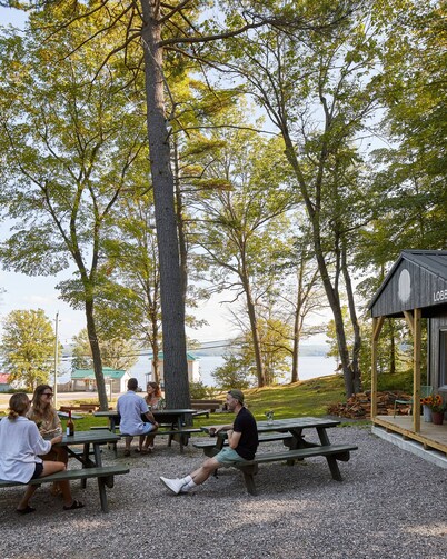 Somewhere Inn Calabogie