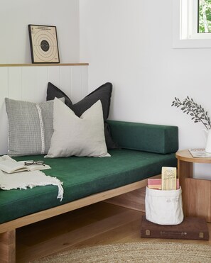 Calabogie King | 高級寝具、ノートパソコン用作業スペース、WiFi (無料)、ベッドシーツ