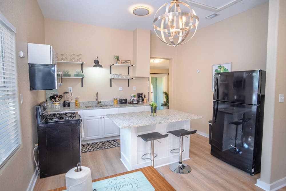 3 Br/1 BA Remodeled Home Near Downtown