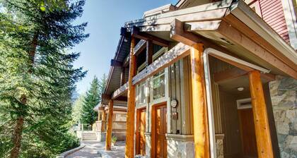 Lux 2BR Home: Hot Tub, Steps to Olympic Plaza