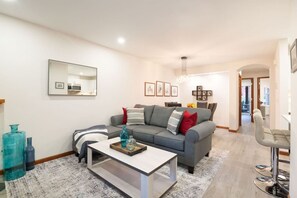 Smart TV, fireplace