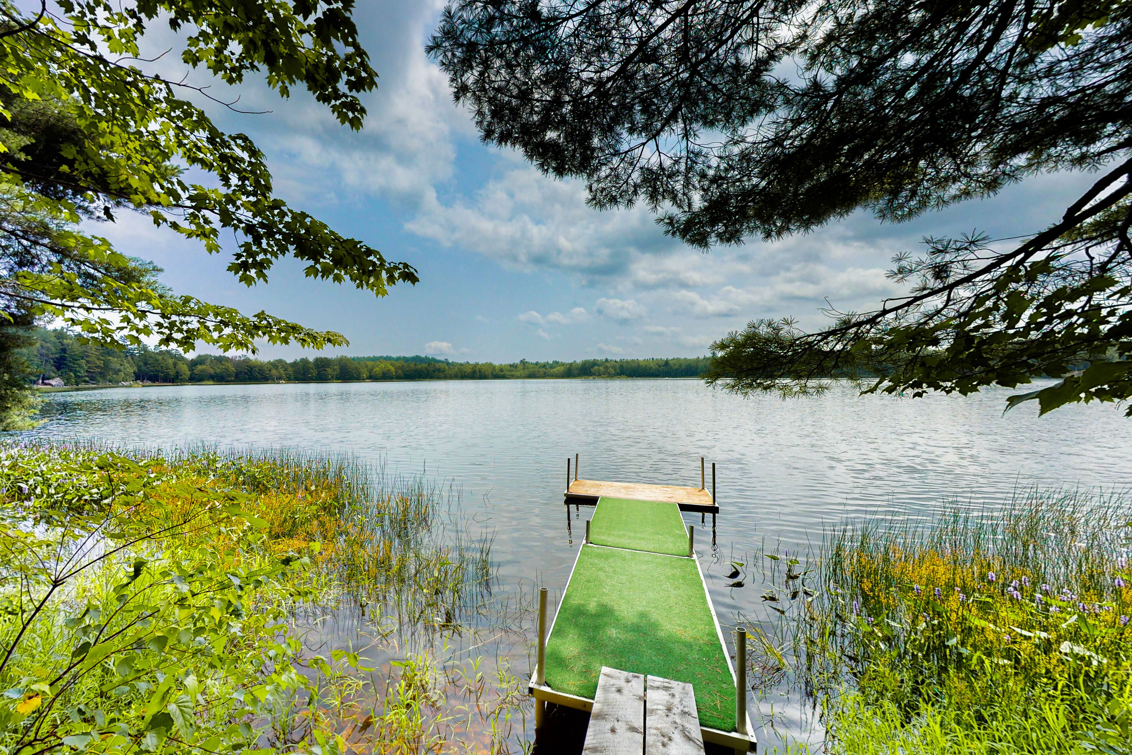 2 beautifully designed, off-the-grid homes with amazing lakefront views & access