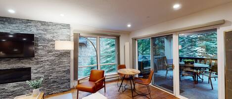 TV, fireplace, stereo