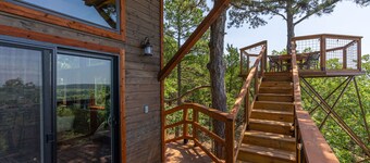 Modern High End Cabin #3 on Horsehead lake with private viewing tower 