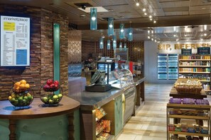 Gift shop - Ocean View One Bedroom Condominium (Noord)