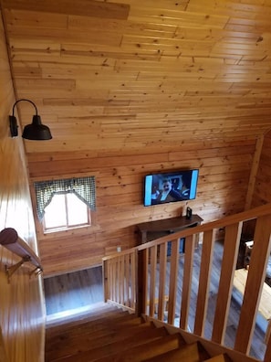 Interior - Cozy 3 bedroom/2 bath cabin near 3 Bears Resort and Jellystone Park-Warrens, WI (Warrens)