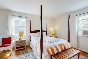 4 bedrooms, Internet, bed sheets