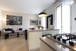 Deluxe Apartment, 1 Bedroom | Private kitchen | Fridge, microwave, oven, stovetop - notaMi - Dream Experience - Garibaldi (Milan)