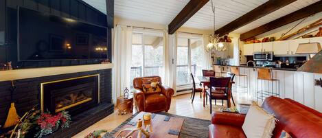 Televisie en een open haard