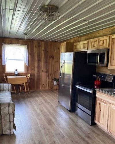 S and H Tack Room Enjoy a peaceful getaway