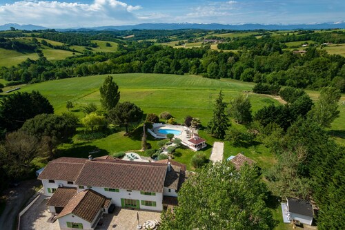 Au Temps Suspendu - Grand Gîte 16 Personnes - Pyrénées