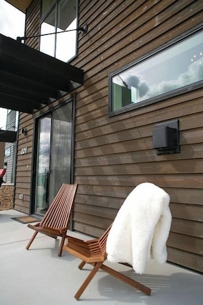 Exterior detail - LUX Modern Retreat: Hot tub & Pool, Perfect Location! (Whitefish)