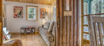 Cozy with Modern Comforts, EV Charger, Huge Fenced Yard, Last Minute Feb Deals