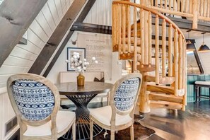Dining - Riverfront A-Frame - Luxury Ski Cabin - Breckenridge (Blue River)
