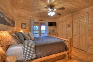 Room - Peaceful Mtn. View Cabin w/ Hot Tub & Fire Pit, 3 mi. To Town (Blue Ridge)