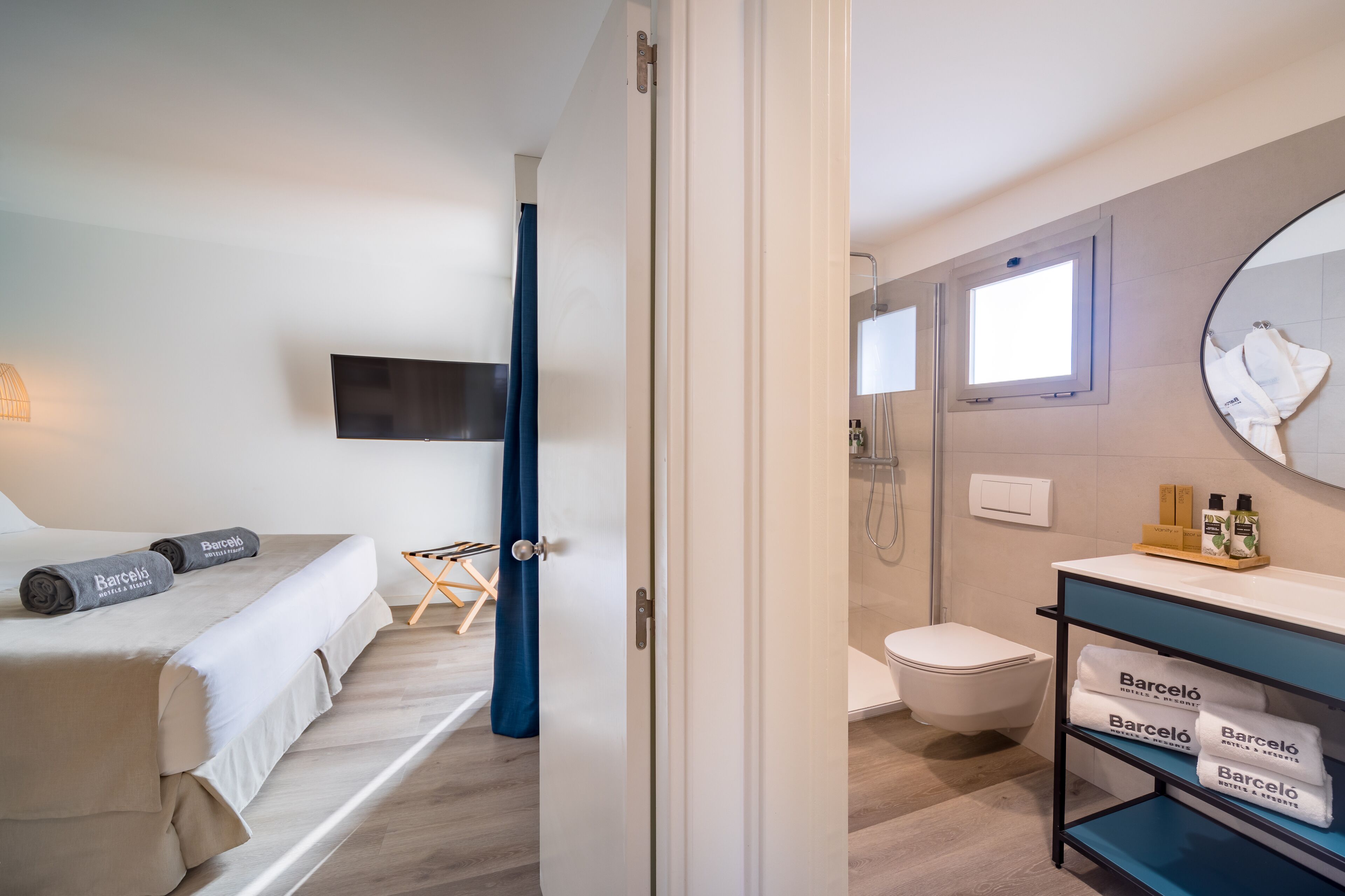 Room (Suite)