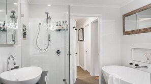 Badewanne, Haartrockner