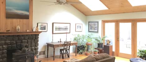 Fireplace, books, stereo