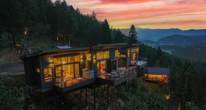 Incredible Luxury Zen Treehouse+Glamping Tent - Views for Miles & Hot Tub/Sauna