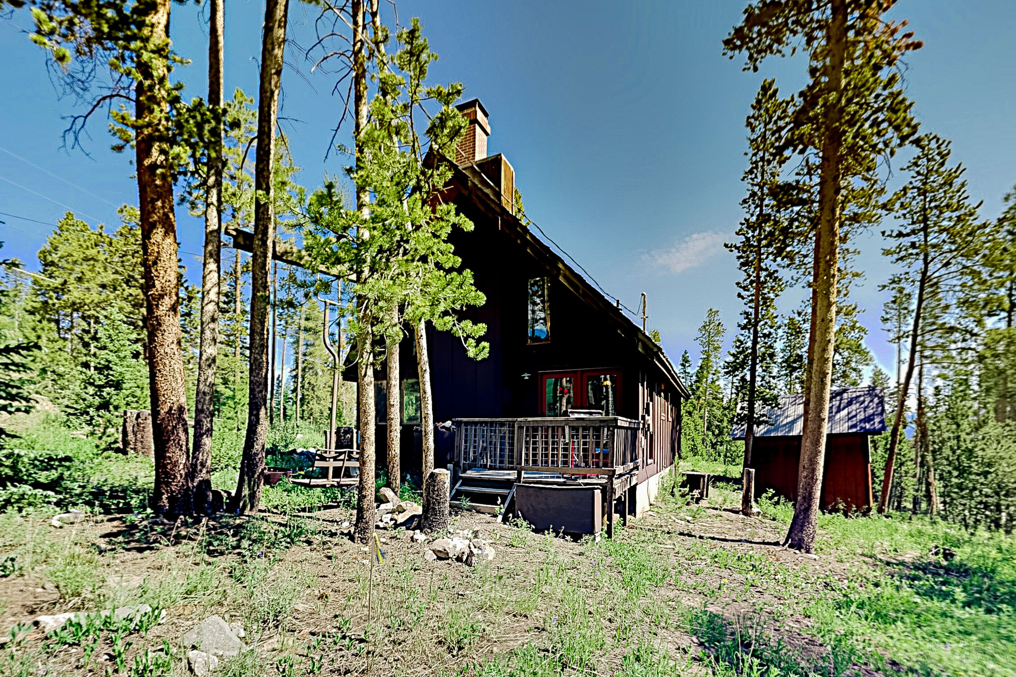 Quaint Cabin Getaway w/Mountain Views, Free WiFi, Deck - Near Ski Slopes