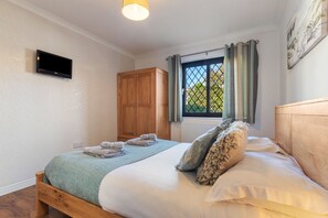 4 chambres, fer et planche à repasser, Wi-Fi gratuit, draps fournis