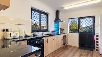 Fridge, microwave, dishwasher, toaster