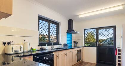 Hazelglade Cottage - Hot Tub and Games Room