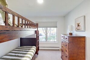 2 bedrooms, Internet, bed sheets