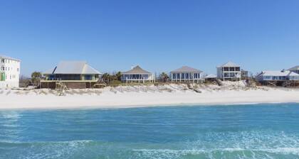 Surfin' Turtle - *Private* Beachfront Home
