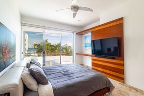 2 bedrooms, desk, iron/ironing board, WiFi