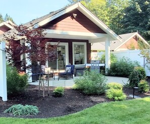 Property grounds - A modern cozy cottage in your own wooded backyard located mid Vancouver Island. (Qualicum Beach)