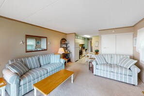 TV, DVD player - Oceanfront Condo with Balcony Overlooking the Beach, AC, WiFi & Laundry (Ocean City)