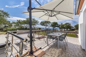 Outdoor dining - Vacation home (Peroj)
