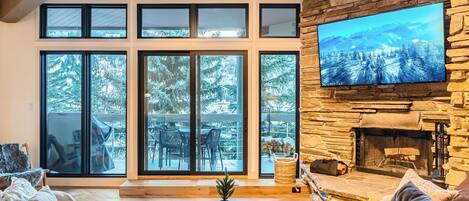 TV connectée, cheminée