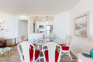 Dining - Oceanfront Condo with a Balcony, Great View, AC, WiFi & Shared Outdoor Pool (Ocean City)