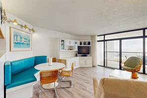 Unclassified image, 4 of 18, button