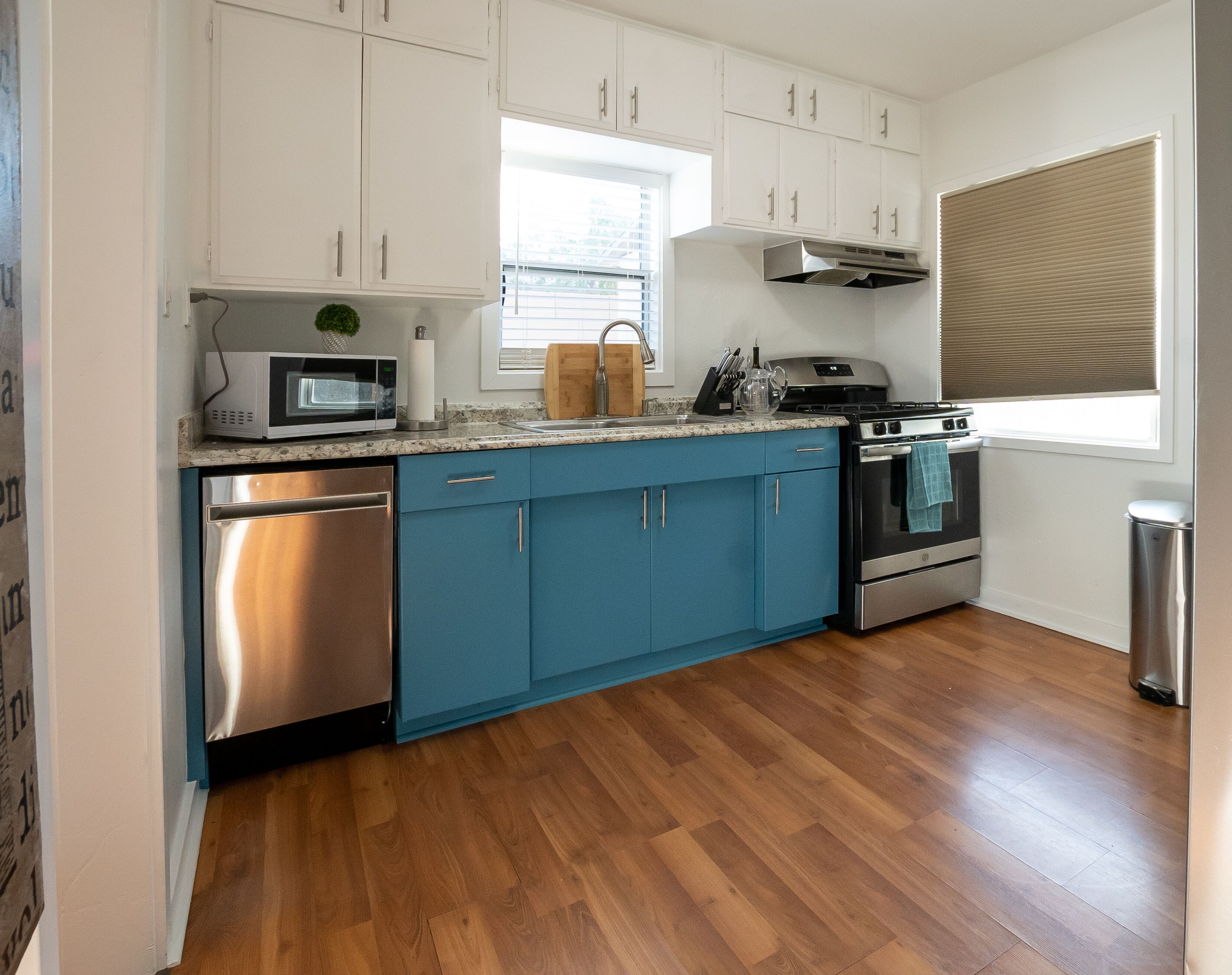 冰箱、微波炉、烤箱、炉灶