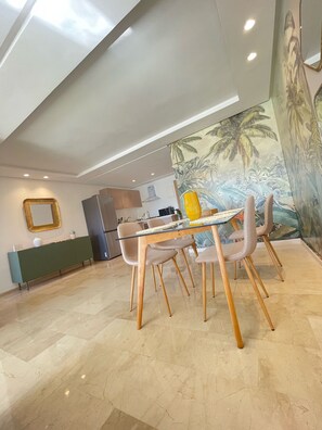 Dining - Cozy and beautiful apartment 2 steps from la corniche (Dar-el-Beida)