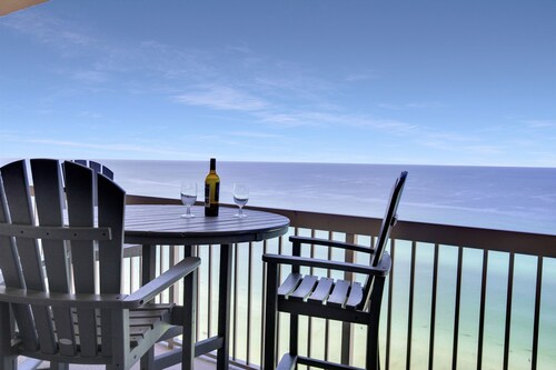 Oceanfront Condo w/Private Balcony, & just steps from the beach!