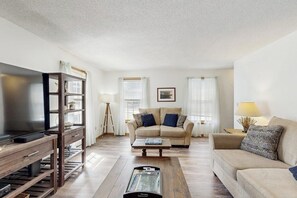 TV, DVD player, books - Oak Bluffs Home with Renovated Screened-in Porch - Short Drive to Beach (Oak Bluffs)