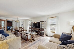 TV, DVD player, books - Oak Bluffs Home with Renovated Screened-in Porch - Short Drive to Beach (Oak Bluffs)