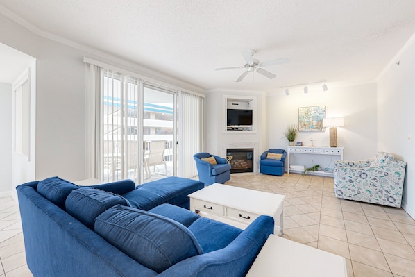 TV, fireplace, DVD player